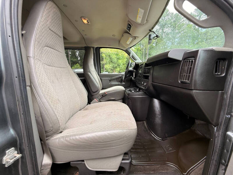 2017 GMC Savana LT 2500