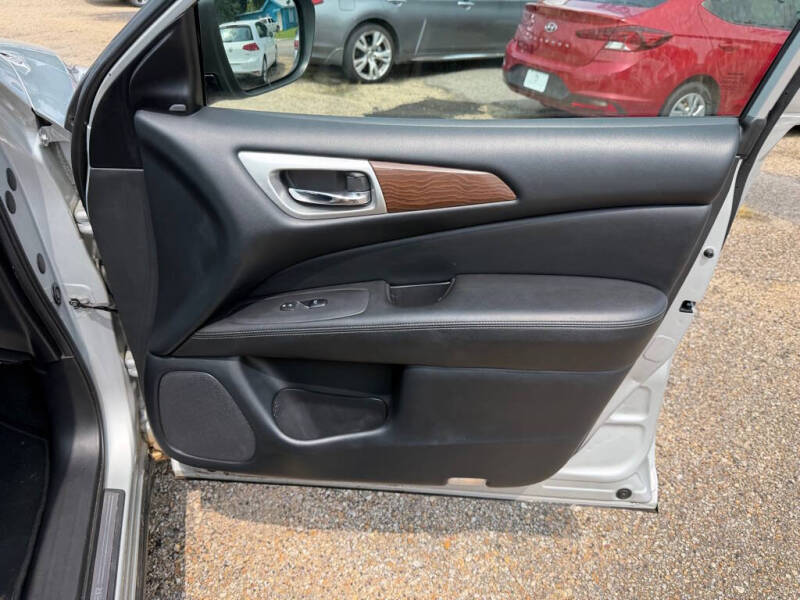 2020 Nissan Pathfinder Platinum