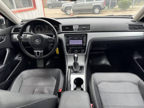2013 Volkswagen Passat SE