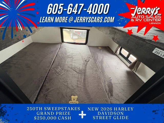 2026 Venture RV Sienna