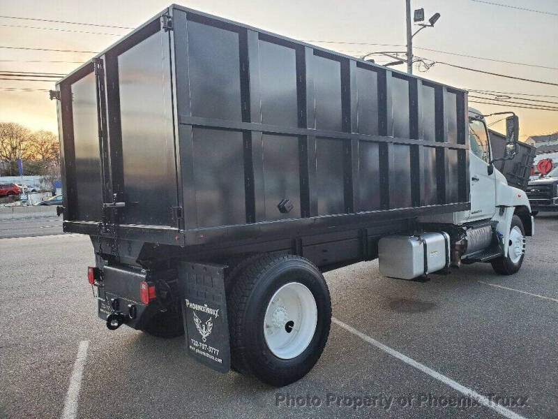2013 Hino 238