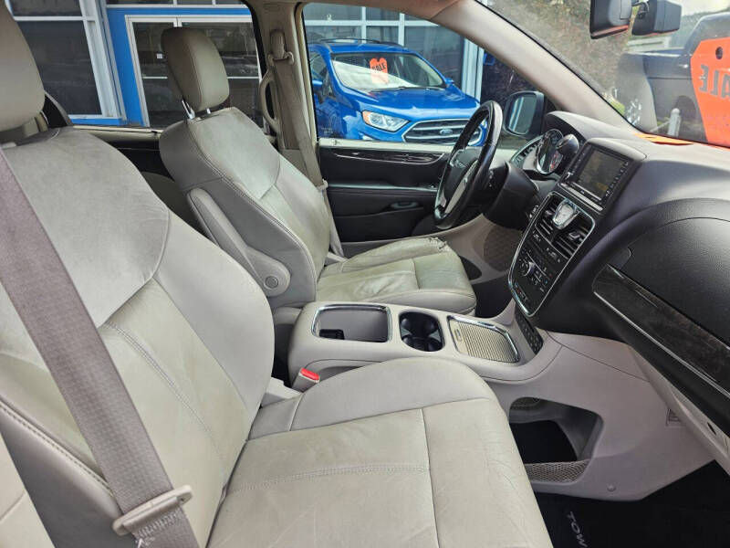 2011 Chrysler Town and Country Limited