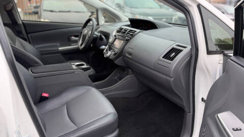 2012 Toyota Prius v Five