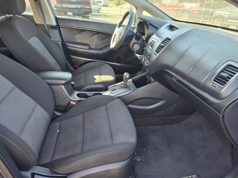 2016 Kia Forte5 LX
