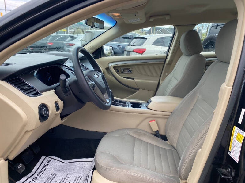 2015 Ford Taurus SE