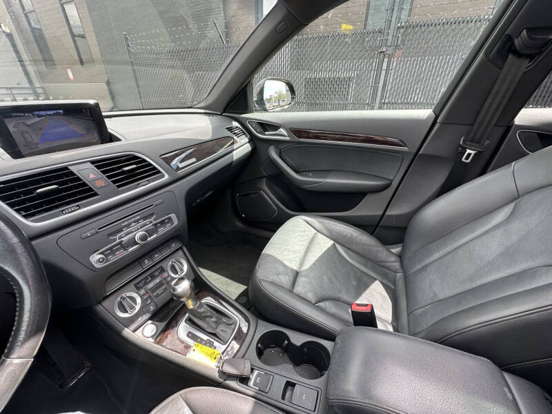 2015 Audi Q3 2.0T quattro Prestige