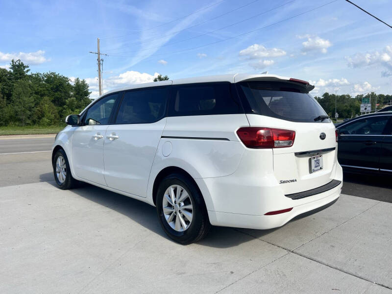 2016 Kia Sedona L