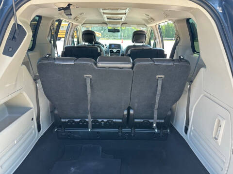 2012 Chrysler Town and Country Touring