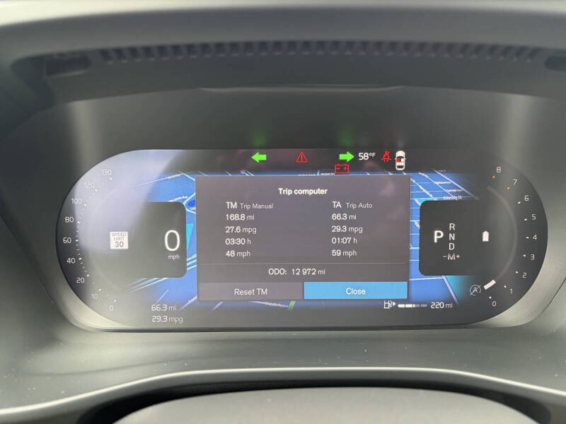 2025 Volvo XC40 Plus - Photo 16