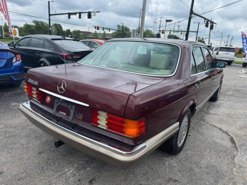 1991 Mercedes-Benz 300-Class 300 SE