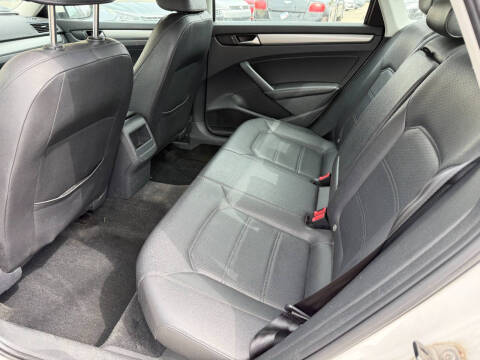 2014 Volkswagen Passat 1.8T Wolfsburg Edition PZEV