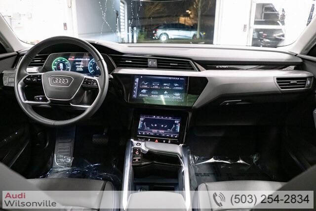 2024 Audi Q8 e-tron quattro Premium Plus