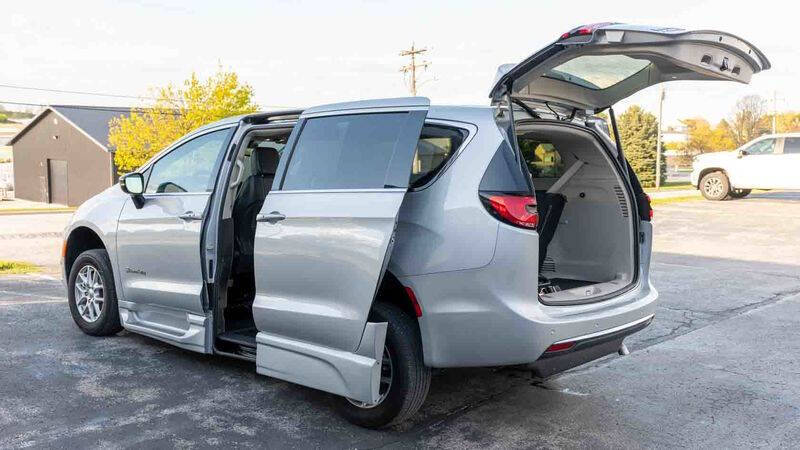 2024 Chrysler Pacifica Touring L