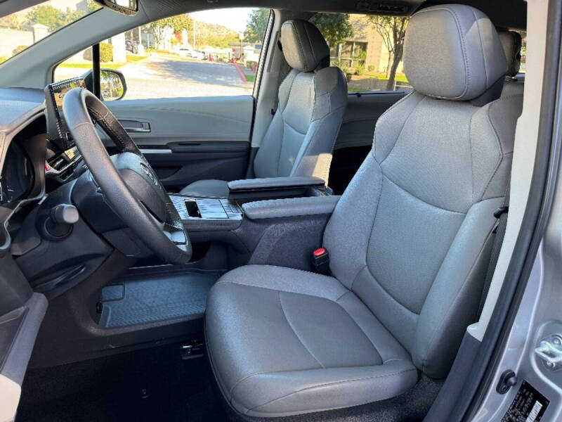 2024 Toyota Sienna XLE 7-Passenger