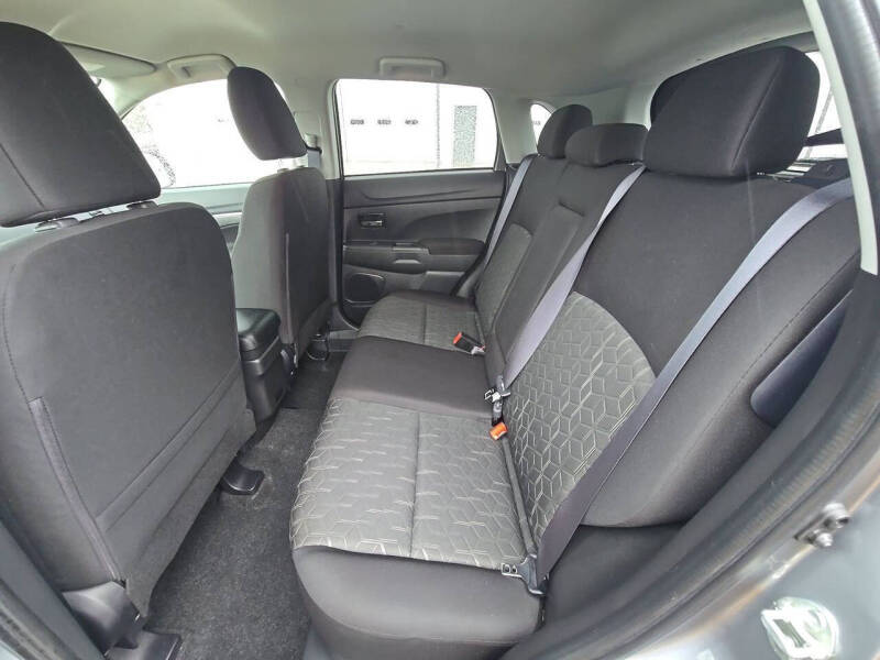 2024 Mitsubishi Outlander Sport ES