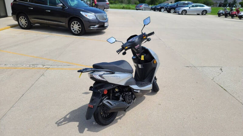 2021 Freedom Scooters Lightning 150