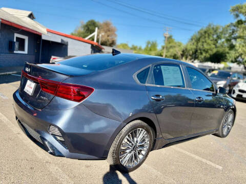 2022 Kia Forte GT Line