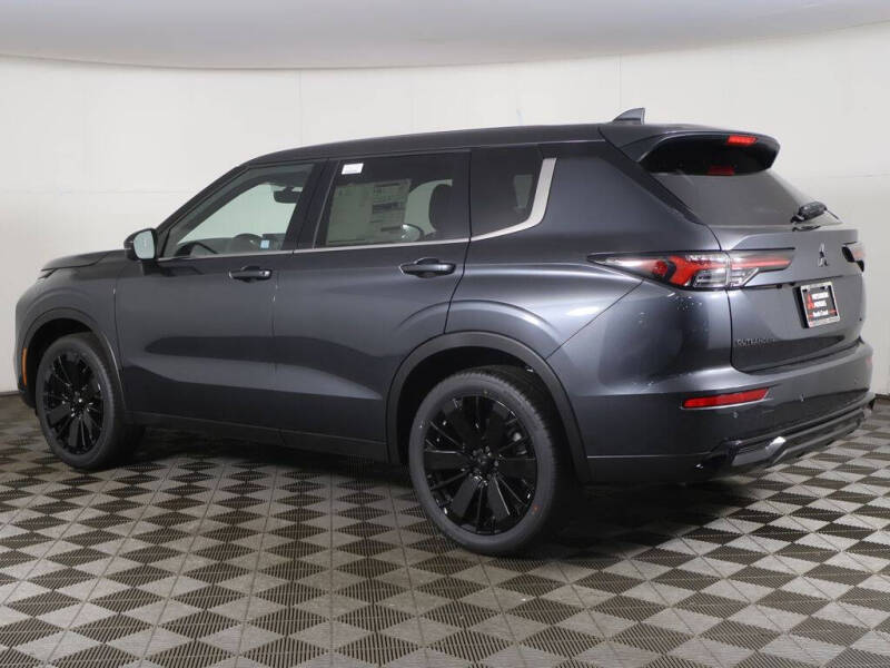 2026 Mitsubishi Outlander LE