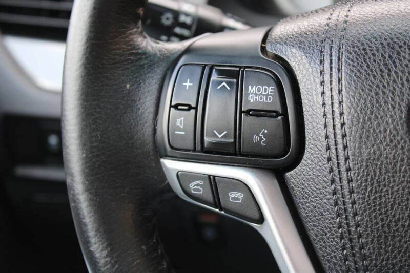 2016 Toyota Sienna SE Premium 8-Passenger