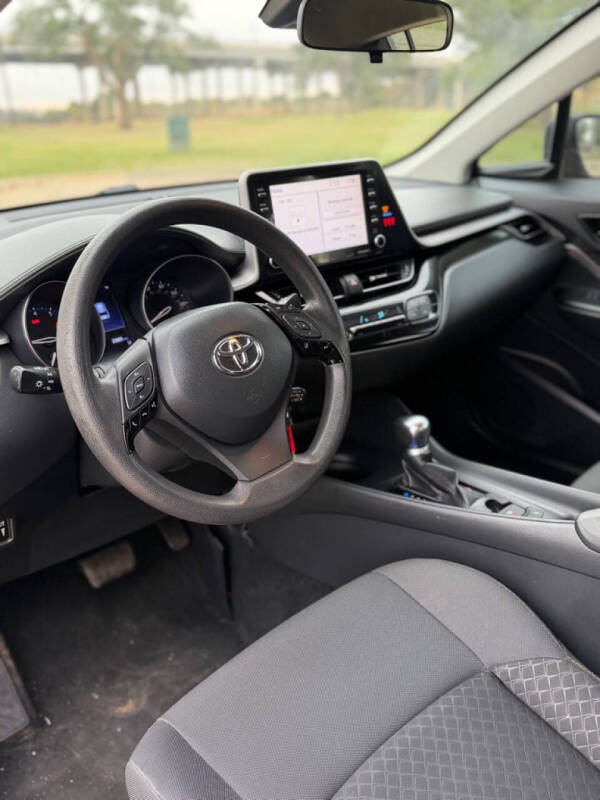 2020 Toyota C-HR LE