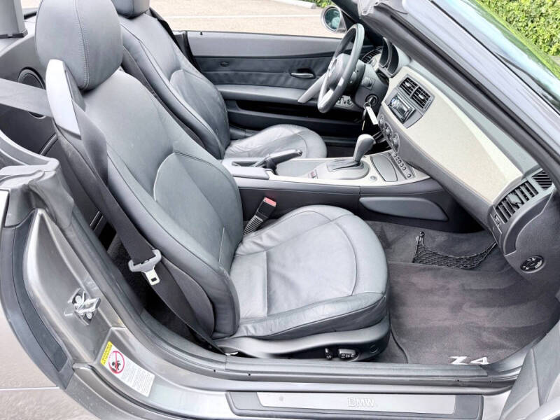 2003 BMW Z4 3.0i
