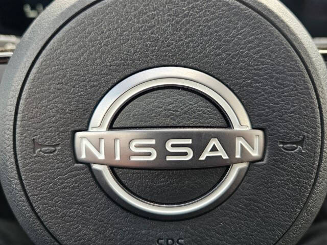 2025 Nissan Kicks SR