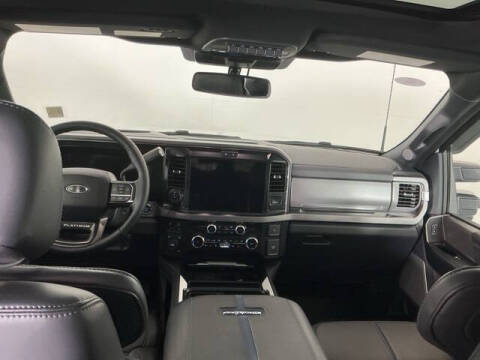 2025 Ford F-450 Super Duty Platinum