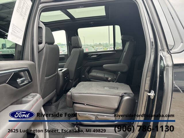 2025 Chevrolet Suburban RST