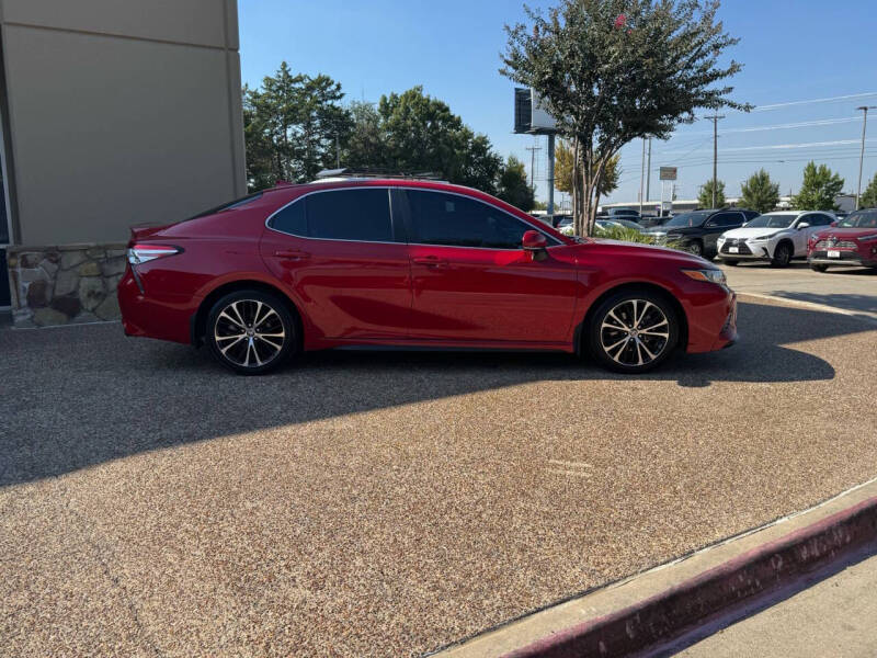 2020 Toyota Camry SE