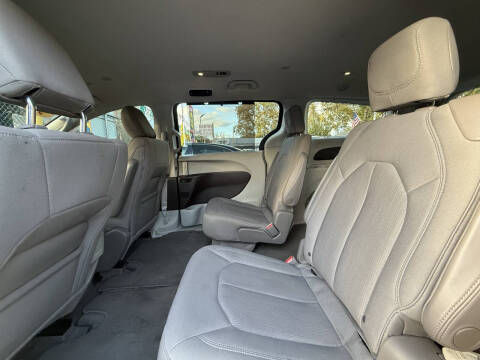 2021 Chrysler Pacifica Touring