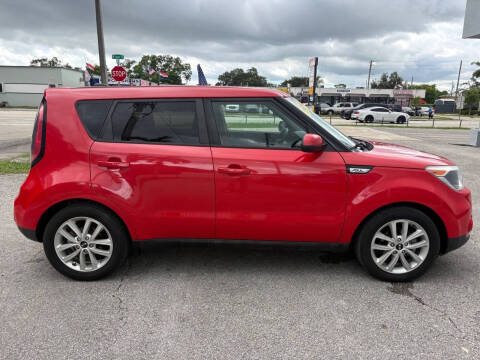 2017 Kia Soul +