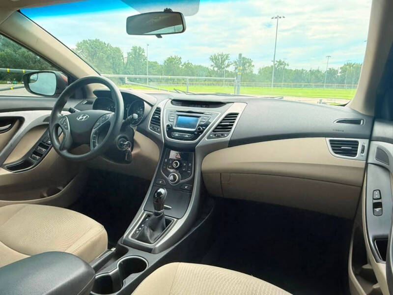2014 Hyundai Elantra SE