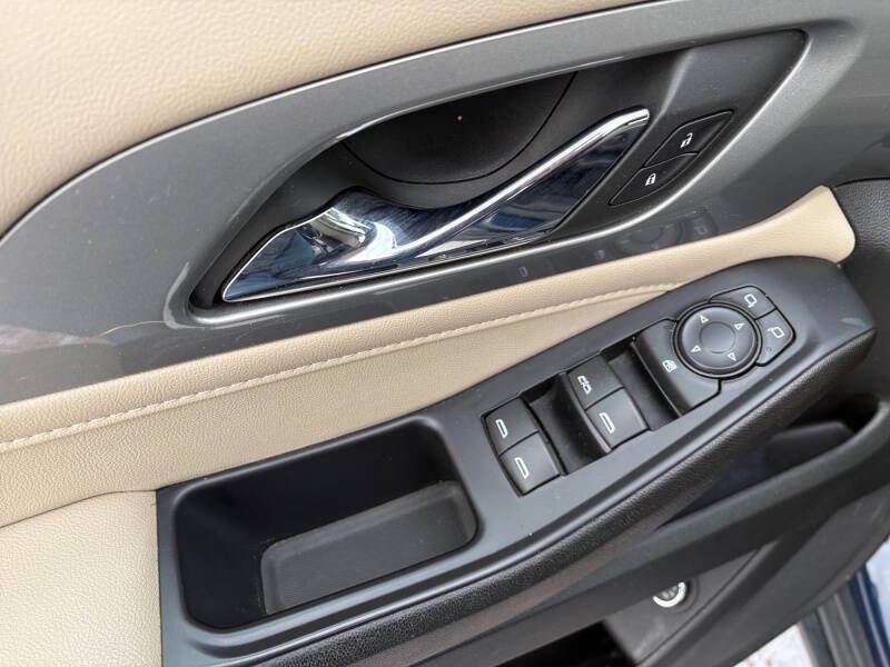 2022 Chevrolet Traverse LT Leather