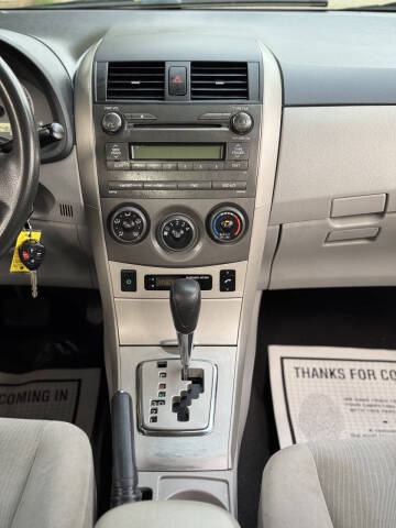 2011 Toyota Corolla LE