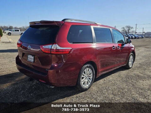 2017 Toyota Sienna XLE Premium 8-Passenger