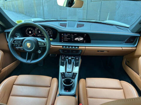 2025 Porsche 911 Carrera