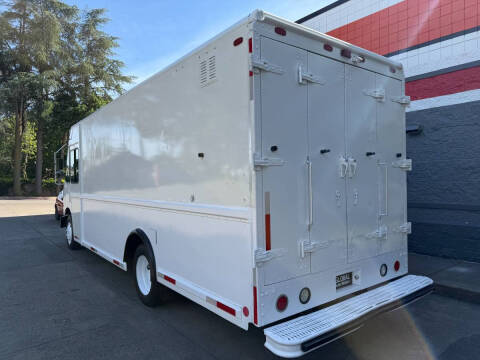 2005 Freightliner MT45 Chassis