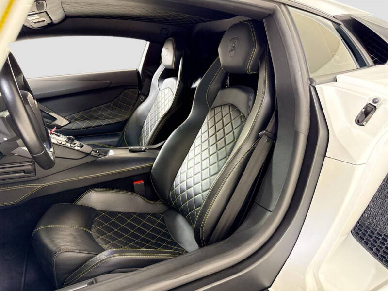 2017 Lamborghini Aventador LP 700-4