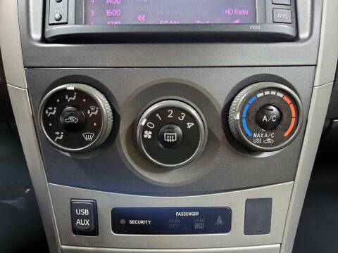 2013 Toyota Corolla LE