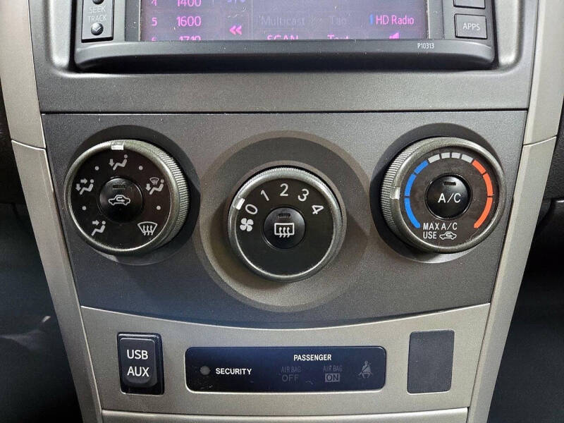 2013 Toyota Corolla LE