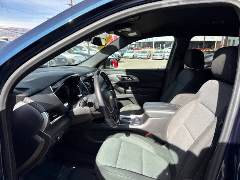 2022 Chevrolet Traverse LT Cloth