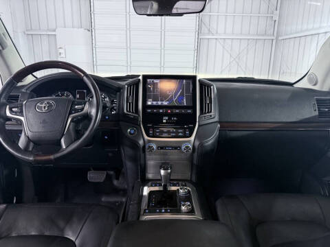 2016 Toyota Land Cruiser