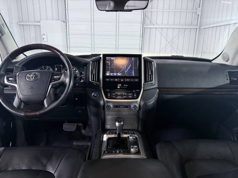 2016 Toyota Land Cruiser