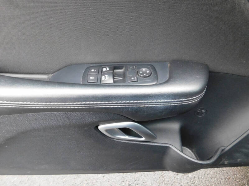 2015 Dodge Challenger SXT