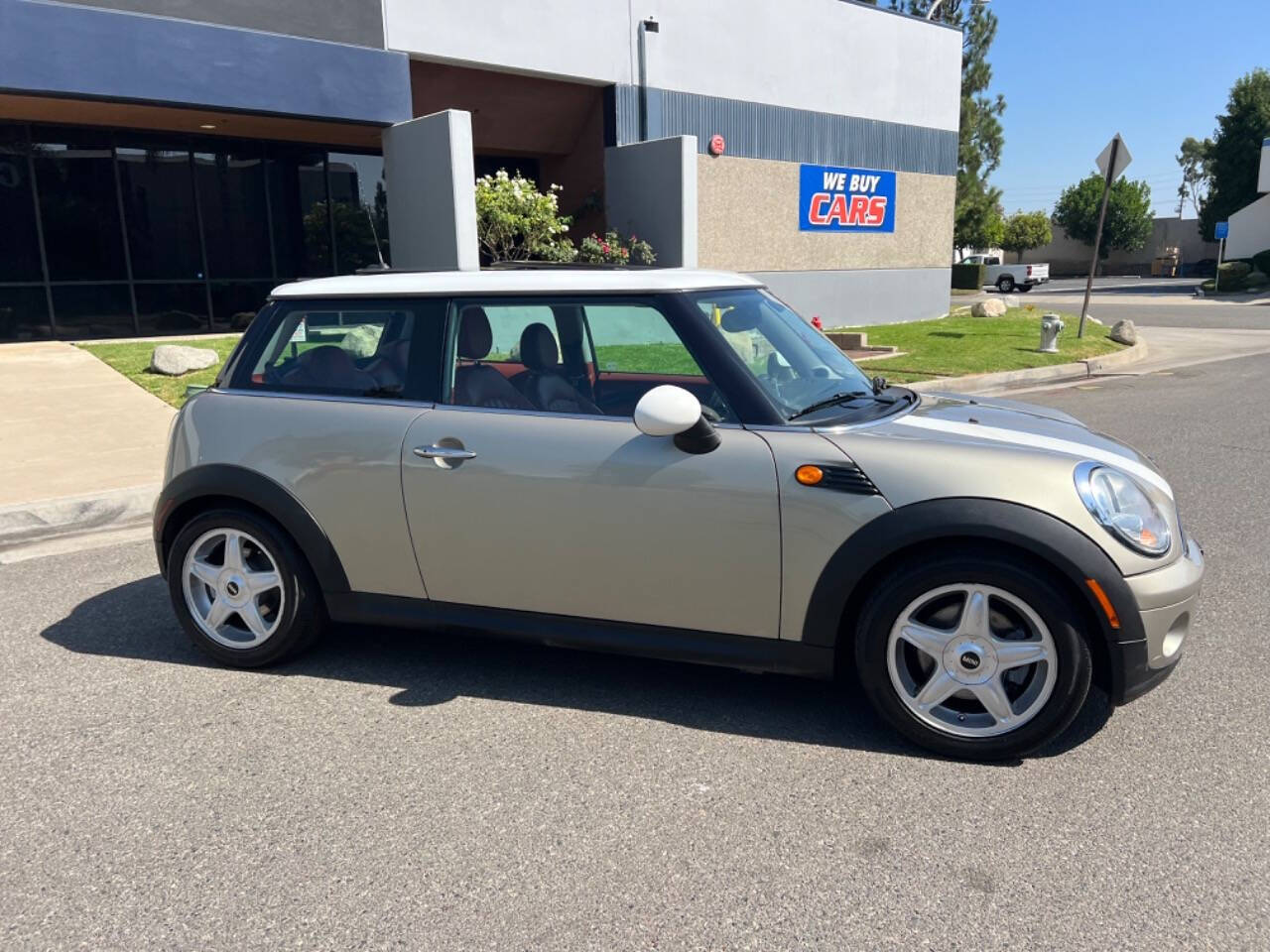 2007 MINI Cooper for sale at ZRV AUTO INC in Brea, CA