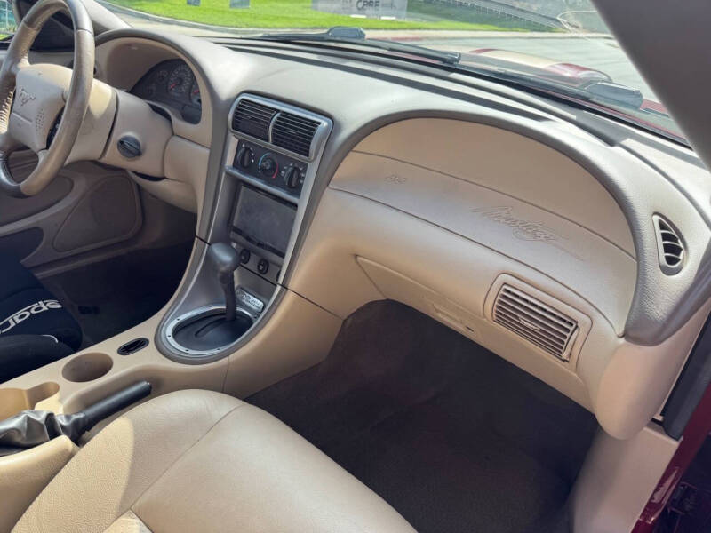 2004 Ford Mustang GT Deluxe