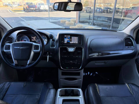 2015 Chrysler Town and Country Touring