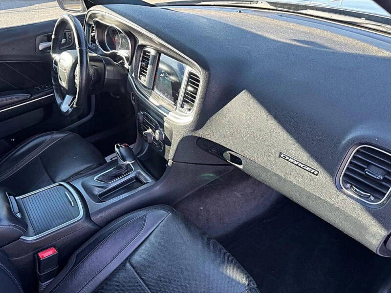 2017 Dodge Charger SXT