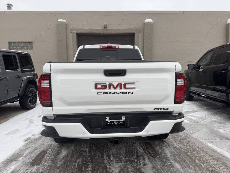 2024 GMC Canyon AT4