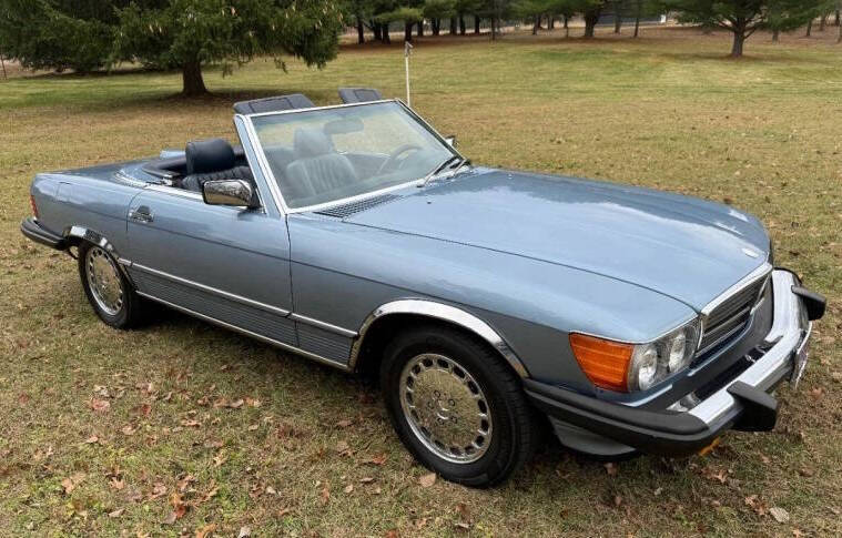 1986 Mercedes-Benz 560-Class for sale at Cody's Classic & Collectibles, LLC in Stanley WI